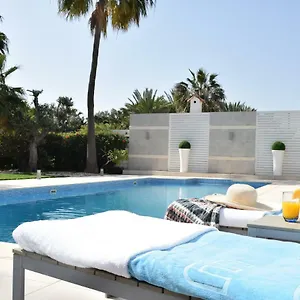 deluxe-first-line-villa.protaras-cy-hotels.com/
